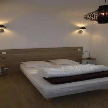 Moderne A 30 M De La Grande Plage De Royan